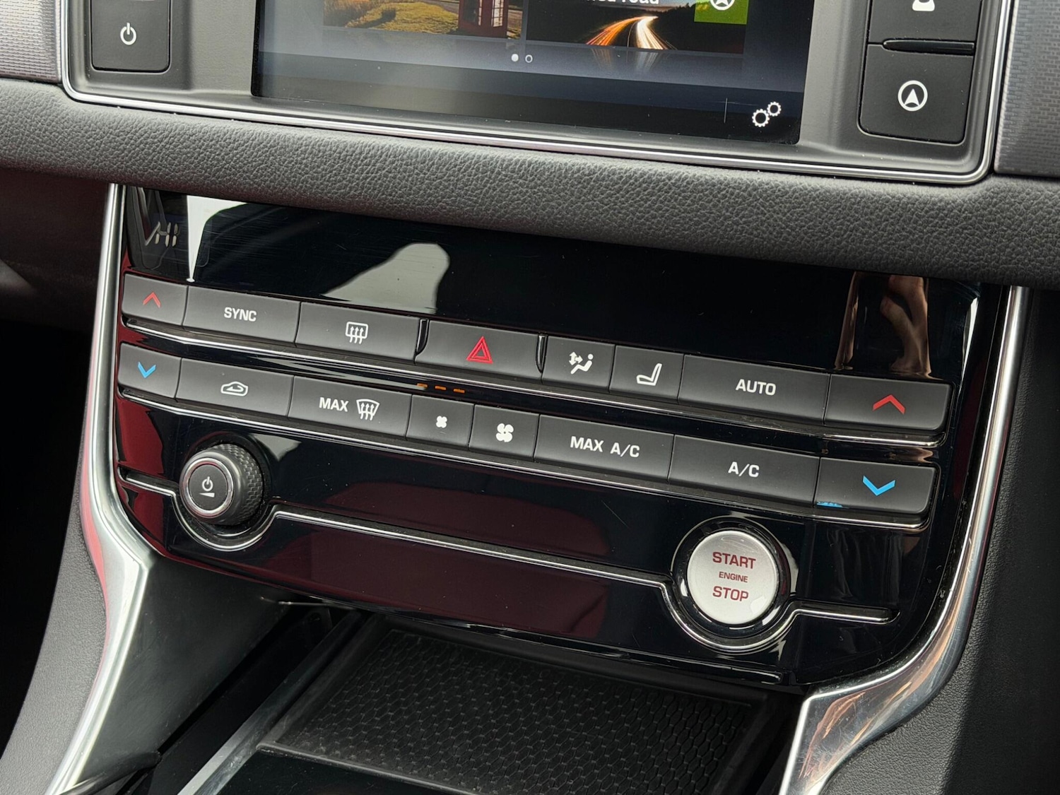 Used Jaguar XF 2017 for sale - 77400850: Photo 37