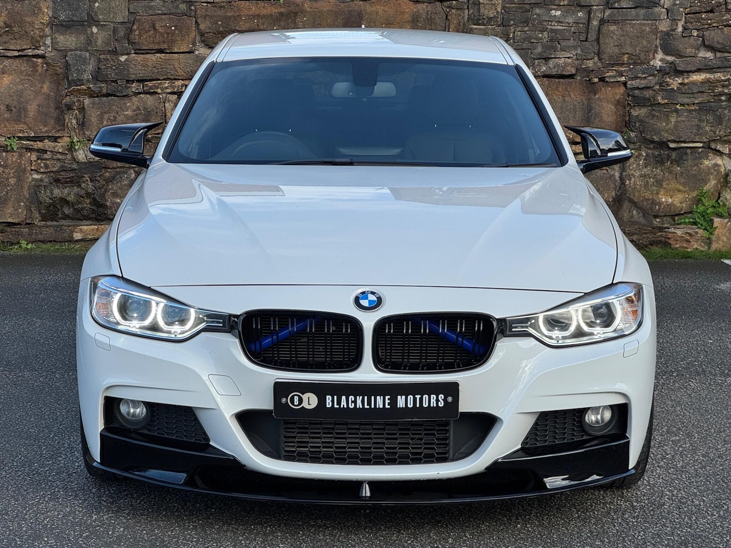 Used BMW 3 Series 2015 for sale - 76161106: Photo 2
