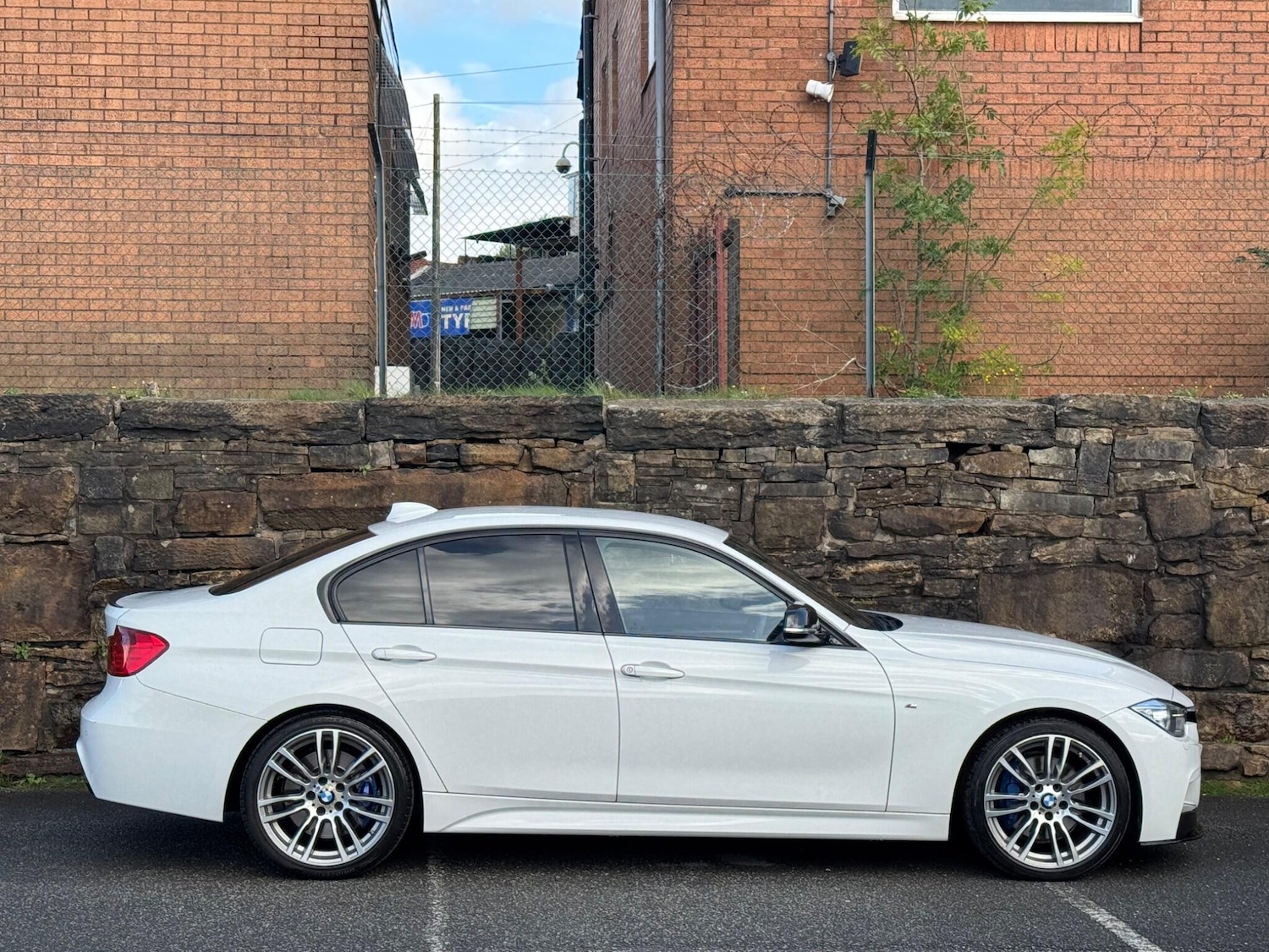 Used BMW 3 Series 2015 for sale - 76161106: Photo 8
