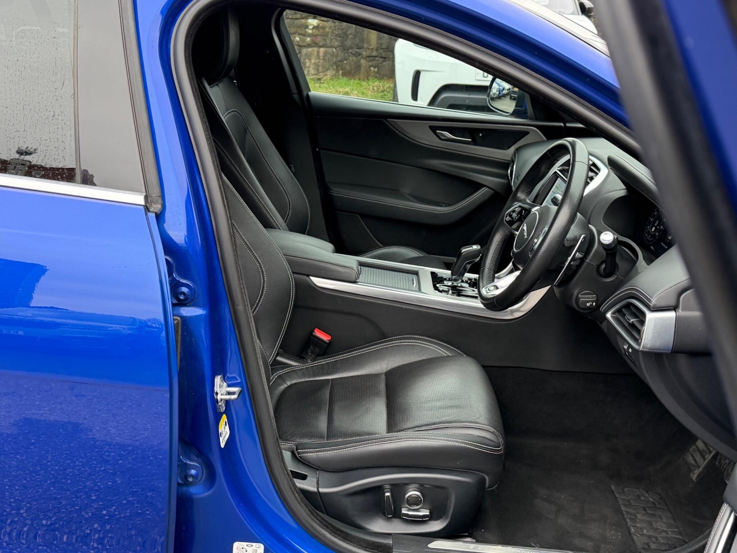 Used Jaguar XE 2020 for sale - 77511363: Photo 14