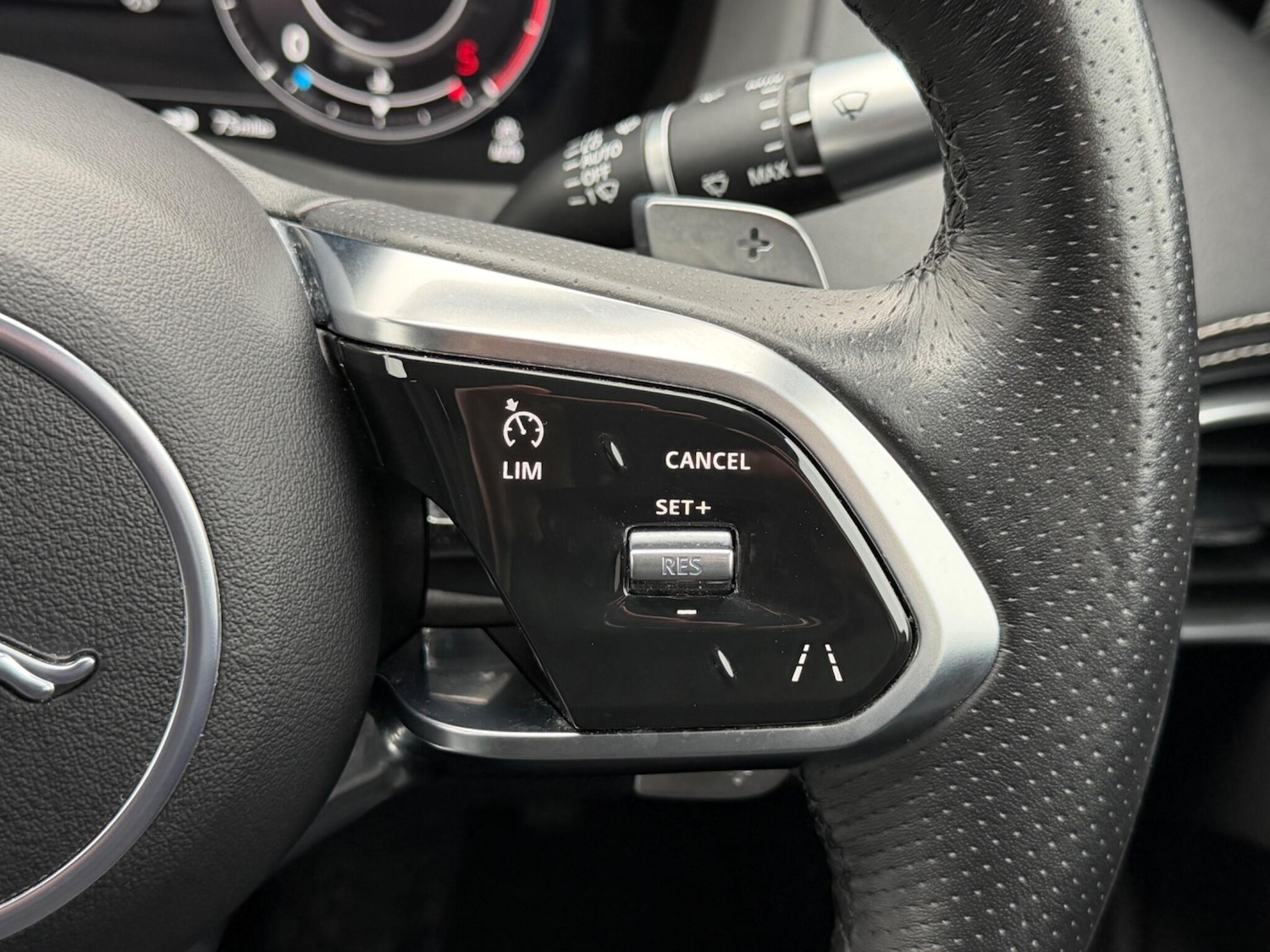 Used Jaguar XE 2020 for sale - 77511363: Photo 26