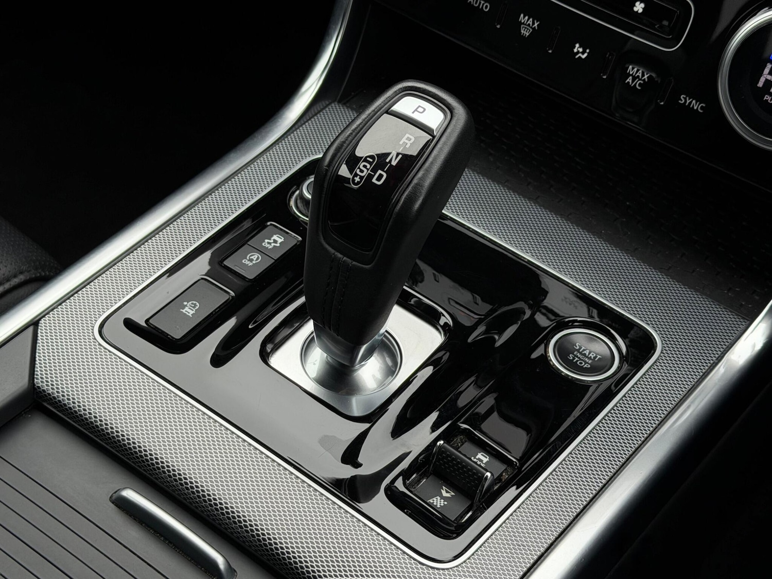 Used Jaguar XE 2020 for sale - 77511363: Photo 41