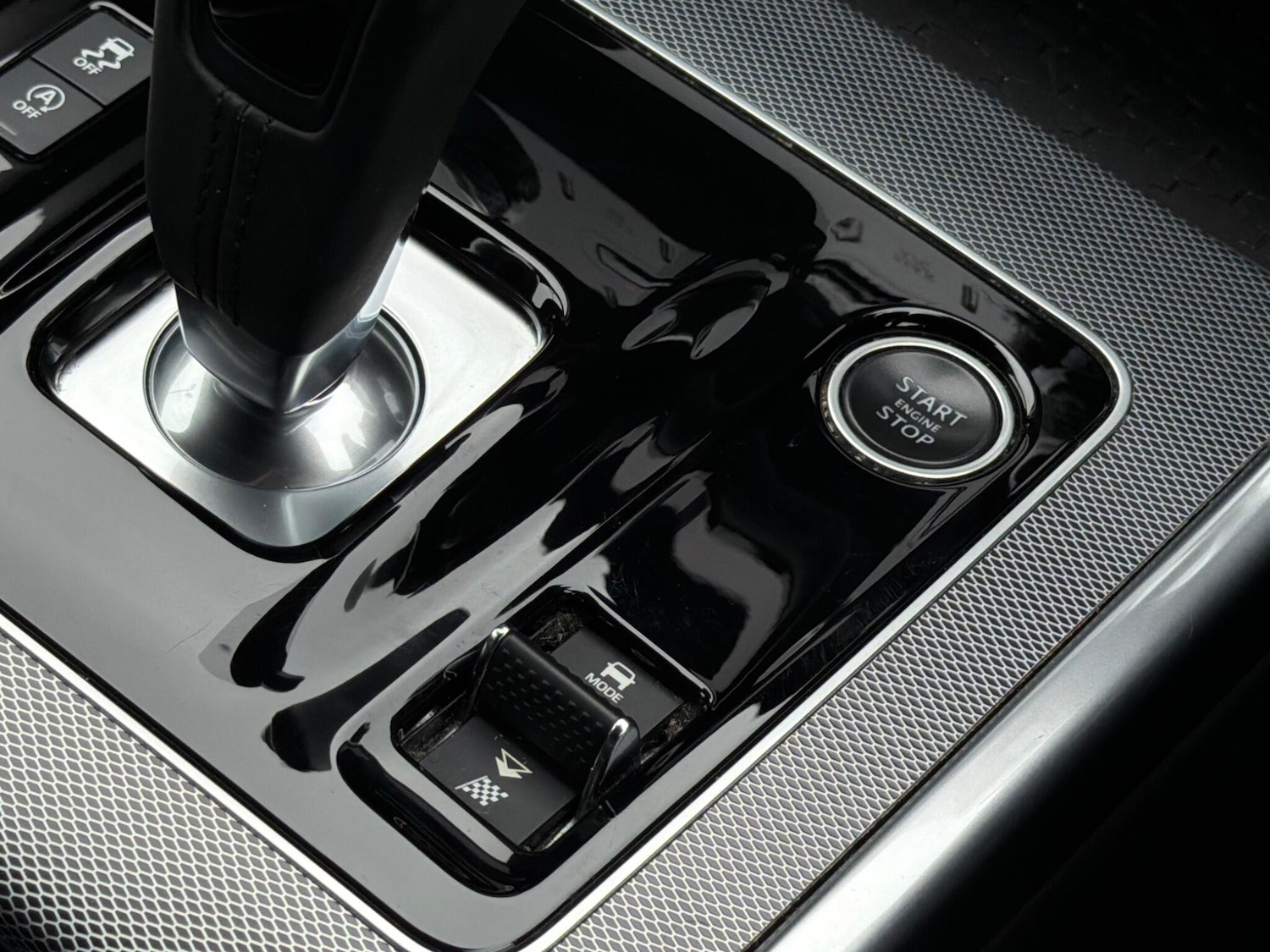 Used Jaguar XE 2020 for sale - 77511363: Photo 43