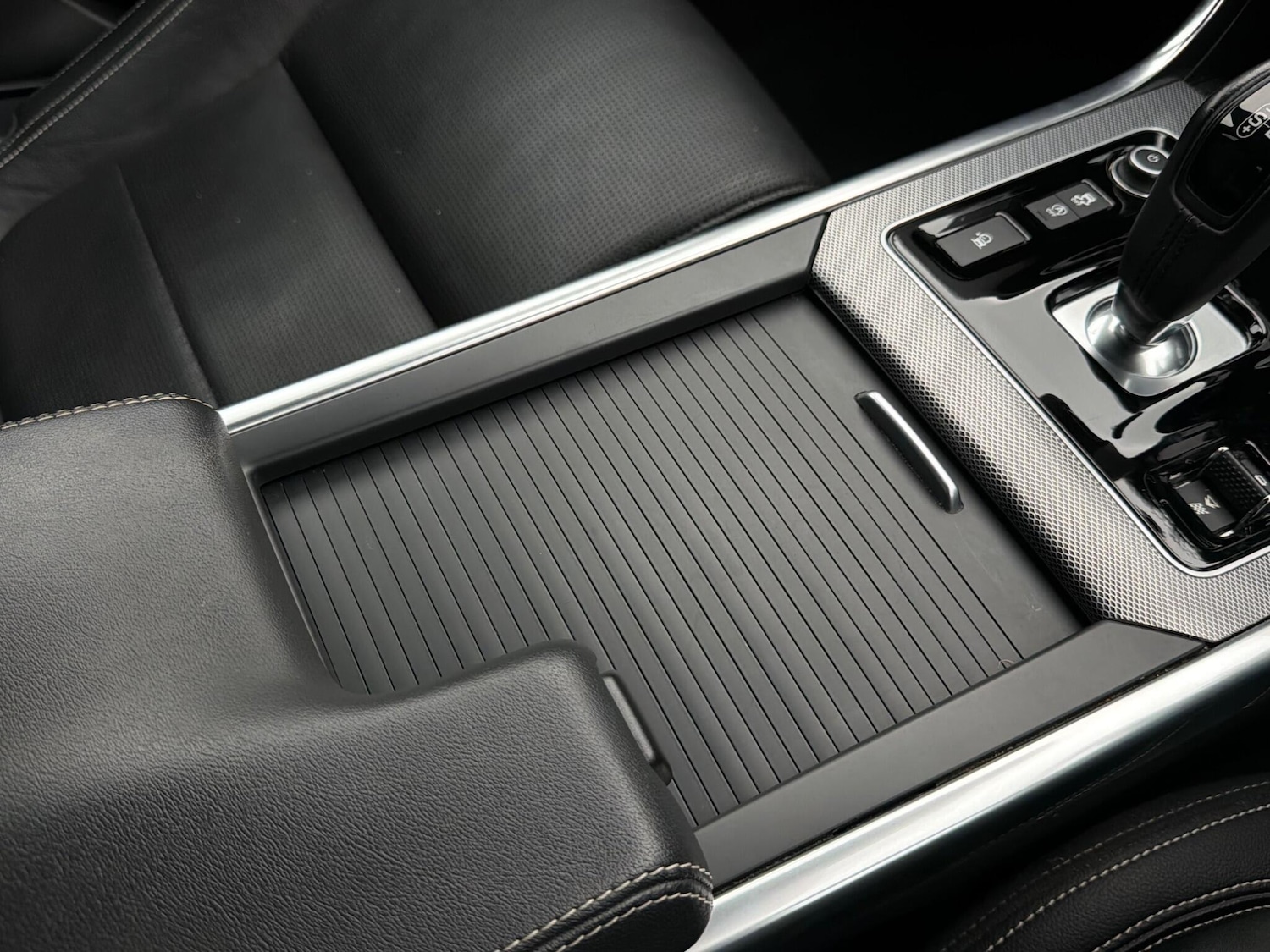 Used Jaguar XE 2020 for sale - 77511363: Photo 44