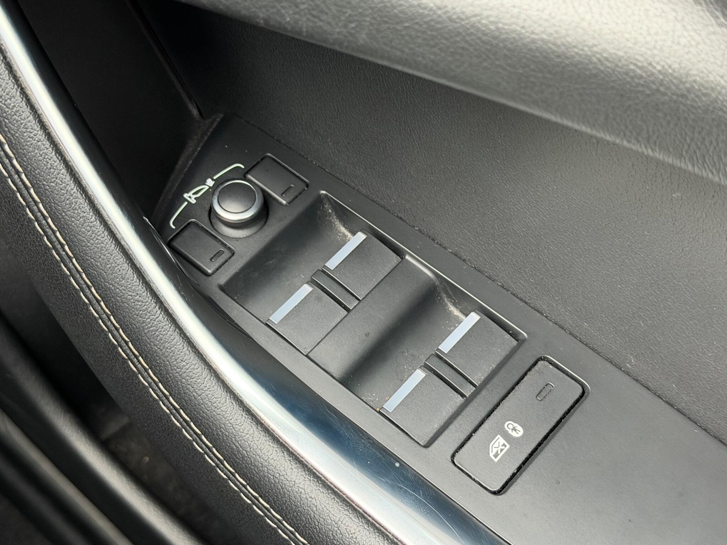 Used Jaguar XE 2020 for sale - 77511363: Photo 51