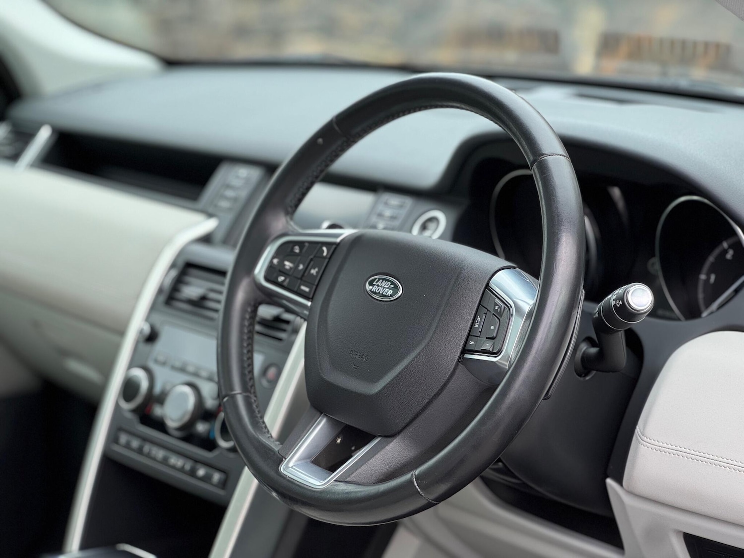 Used Land Rover Discovery Sport 2017 for sale - 76990763: Photo 13