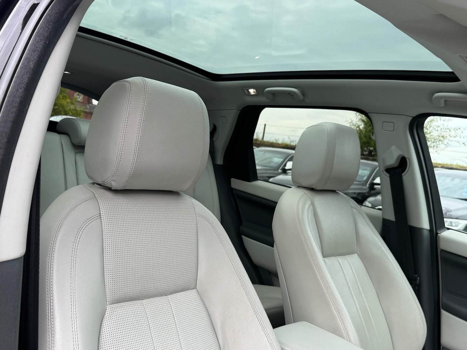 Used Land Rover Discovery Sport 2017 for sale - 76990763: Photo 19