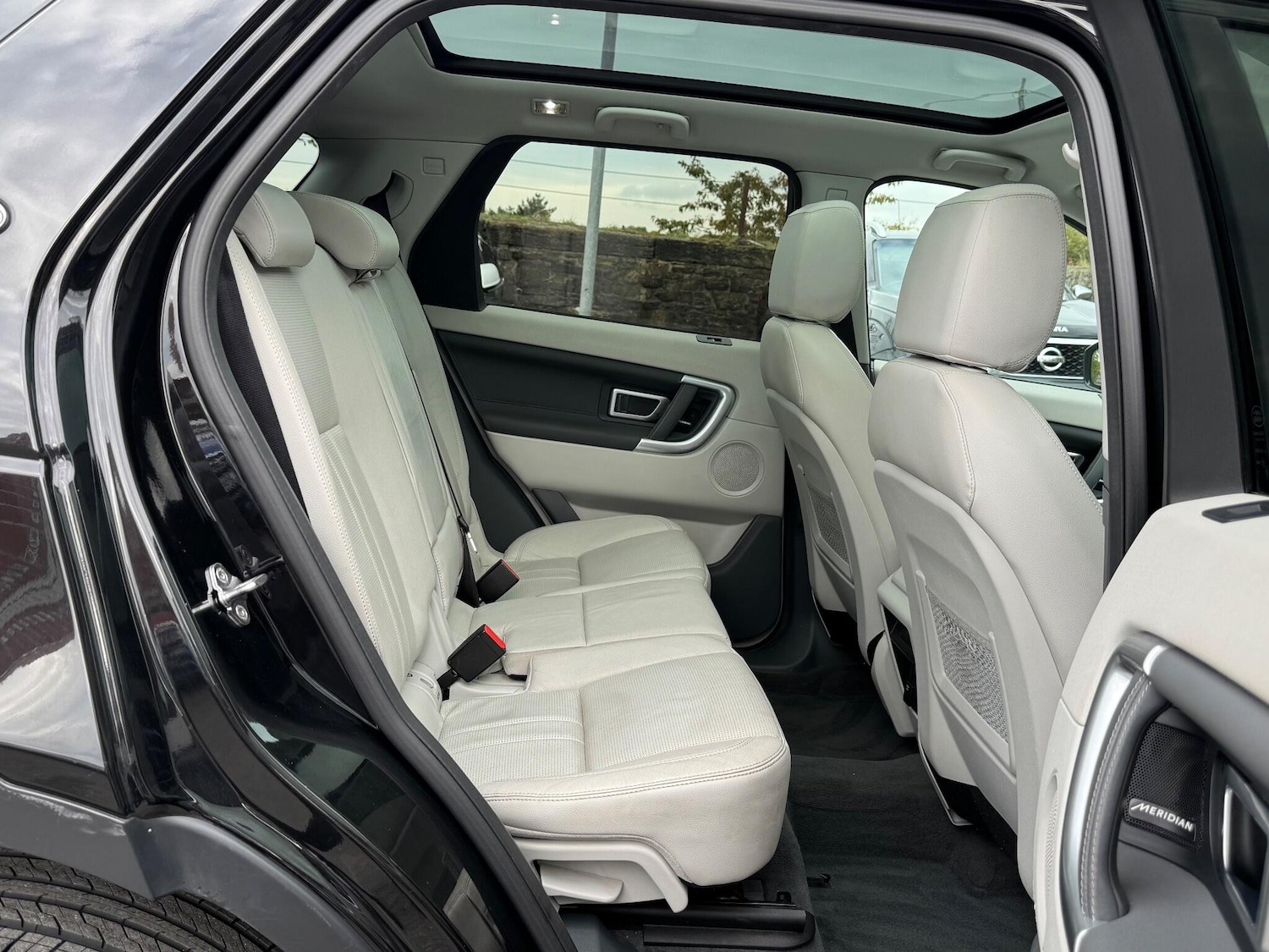 Used Land Rover Discovery Sport 2017 for sale - 76990763: Photo 20