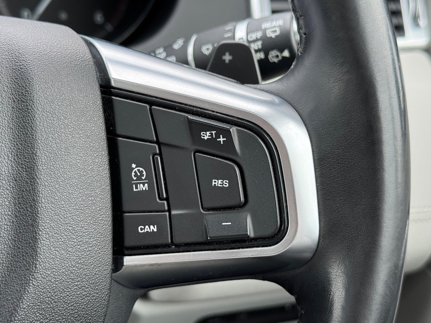 Used Land Rover Discovery Sport 2017 for sale - 76990763: Photo 27