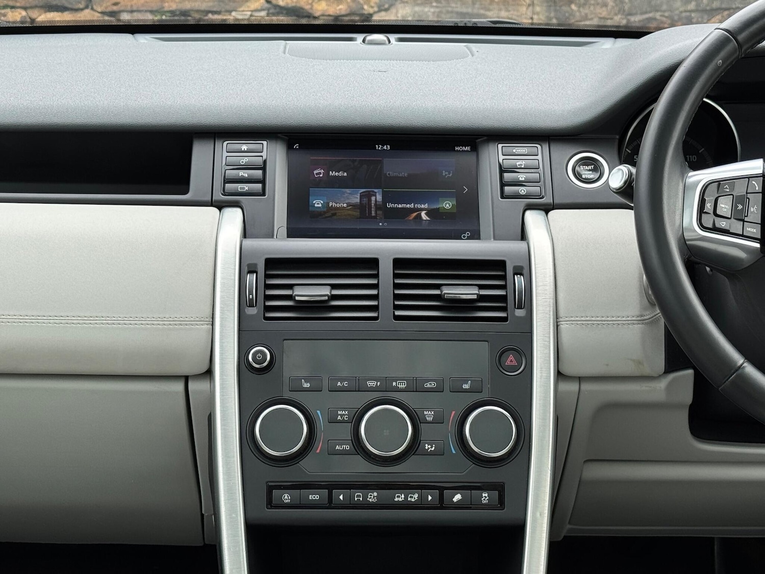 Used Land Rover Discovery Sport 2017 for sale - 76990763: Photo 29