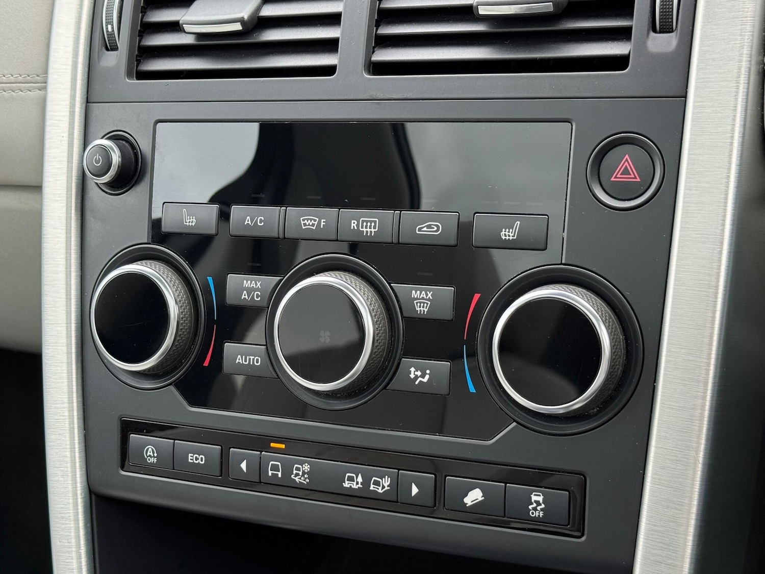 Used Land Rover Discovery Sport 2017 for sale - 76990763: Photo 37