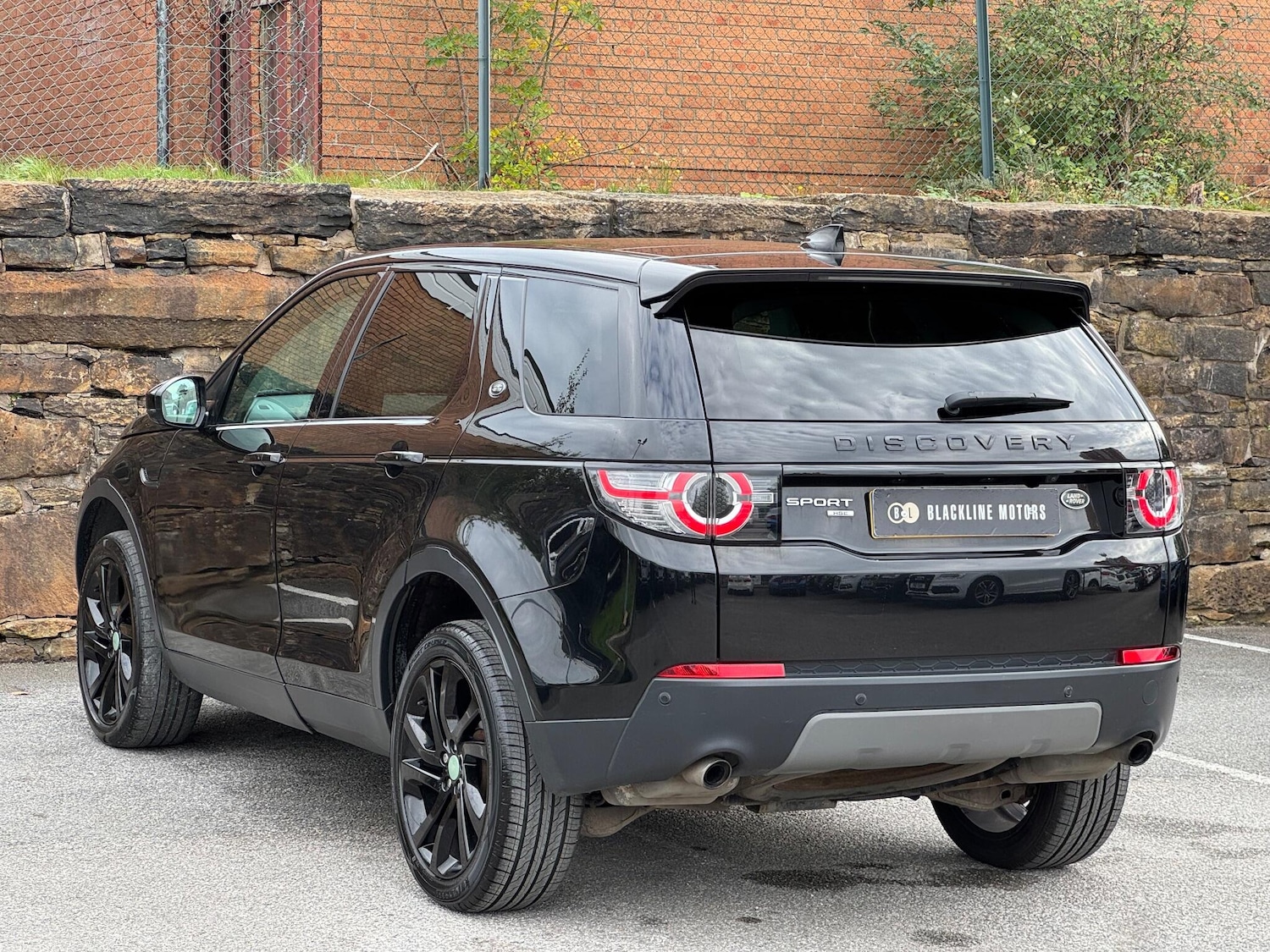 Used Land Rover Discovery Sport 2017 for sale - 76990763: Photo 5