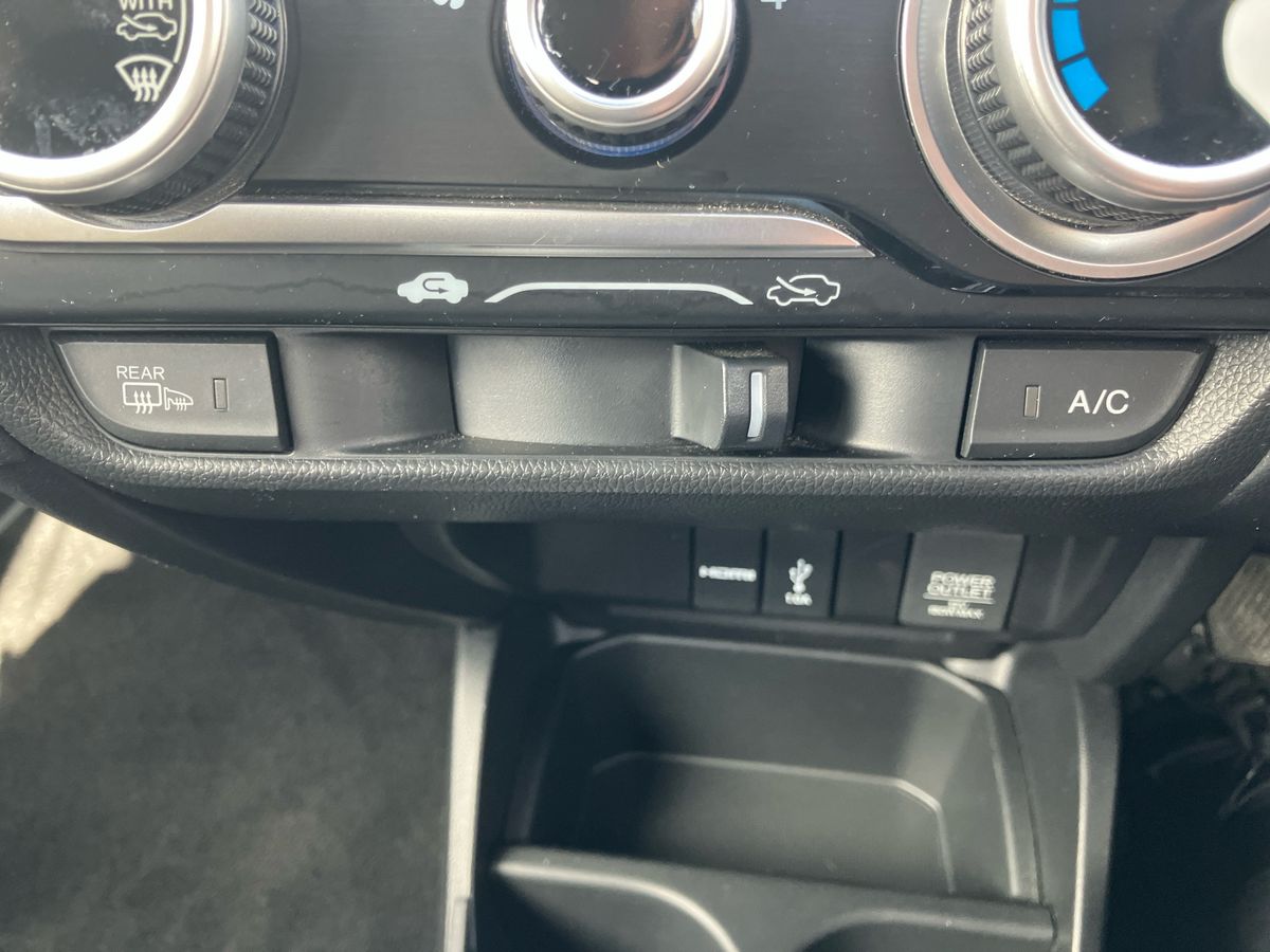 Used Honda Jazz 2018 for sale - 78042128: Photo 29