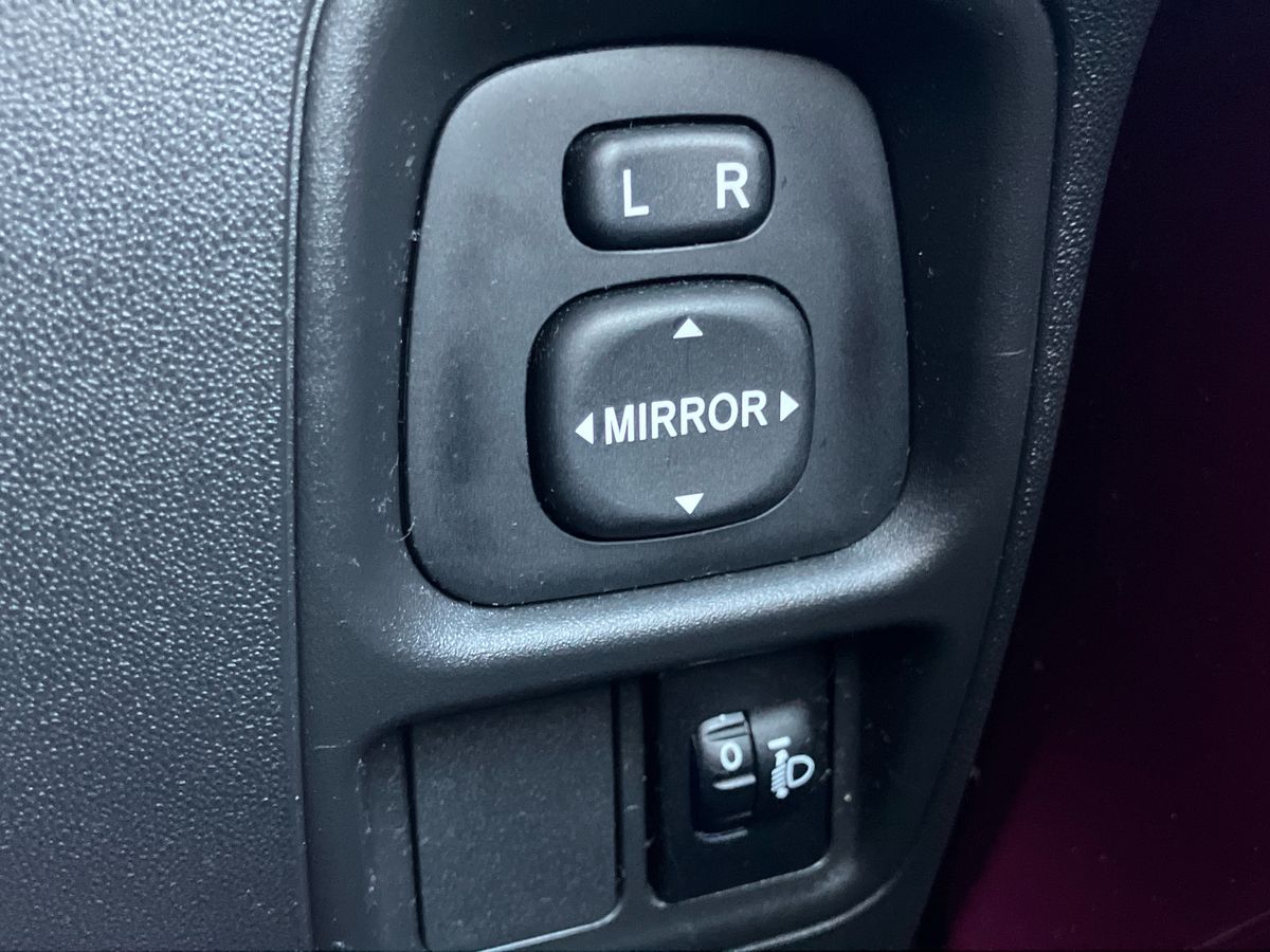 Used Toyota AYGO 2018 for sale - 76580160: Photo 32