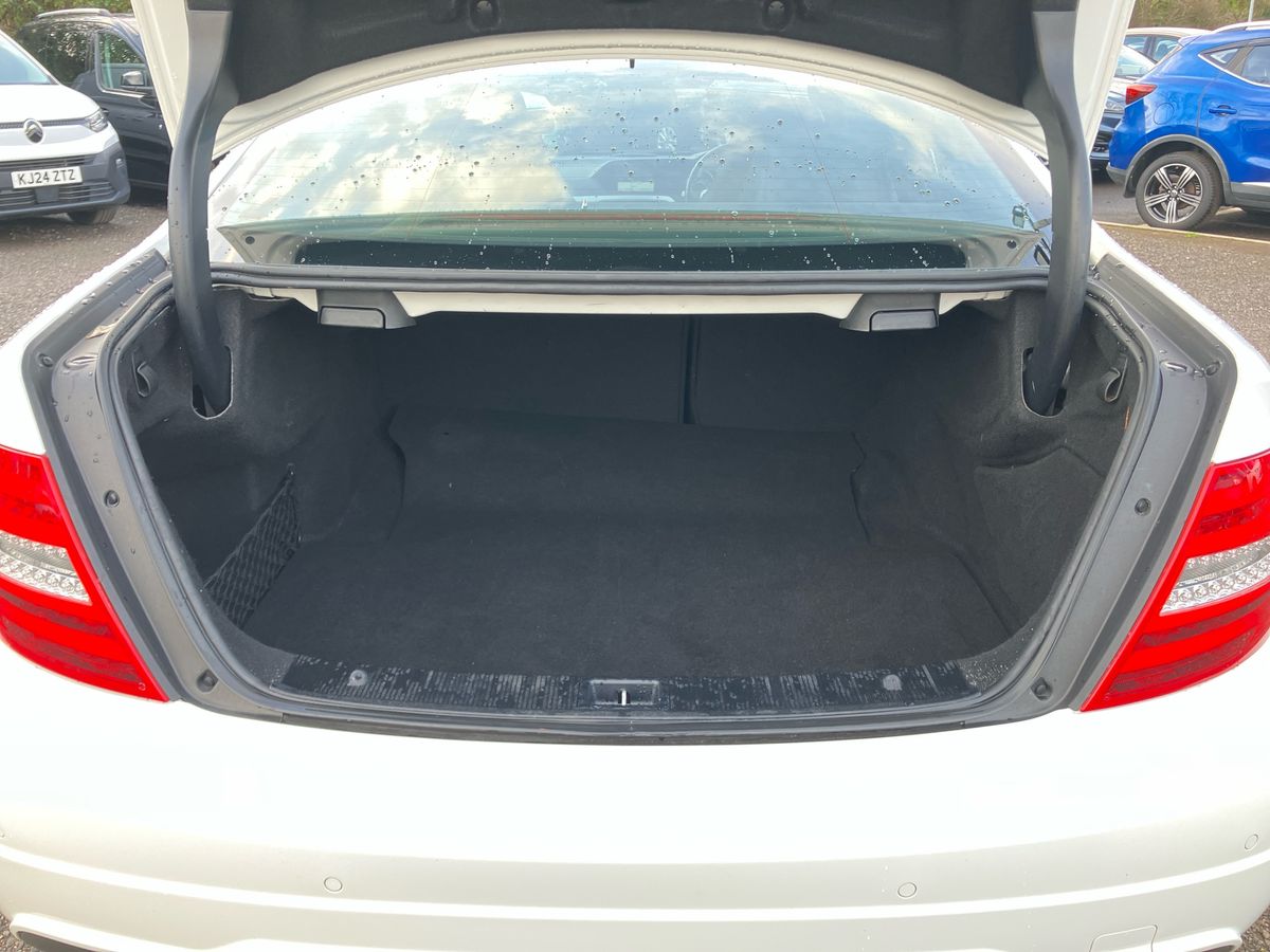 Used Mercedes-Benz C Class 2015 for sale - 77157886: Photo 25