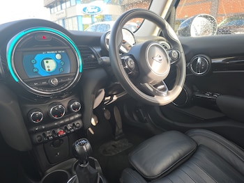 Used MINI Hatch 2018 for sale - 75916947: Photo