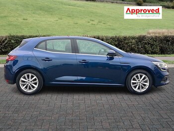 Used Renault Megane 2017 for sale - 76140040: Photo