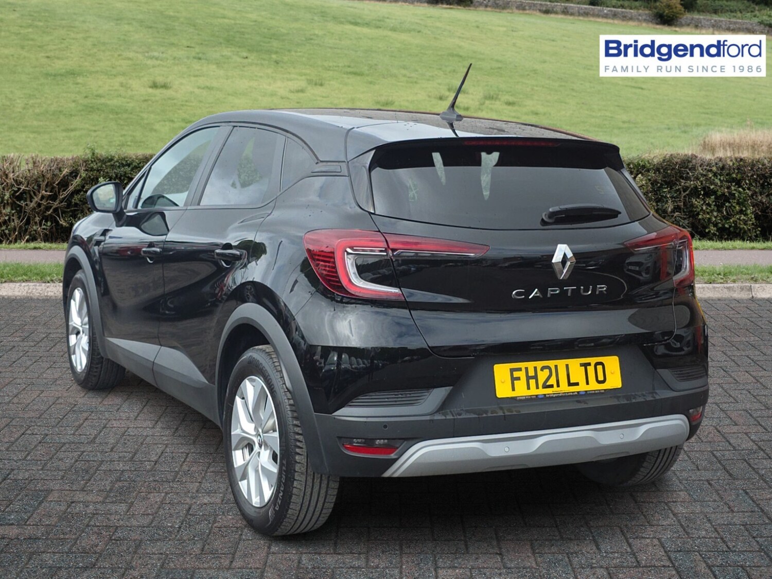 Used Renault Captur 2021 for sale - 75584316: Photo 2