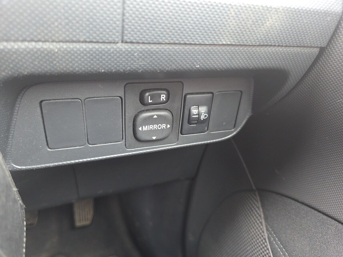 Used Toyota Auris 2009 for sale - 75910546: Photo 21
