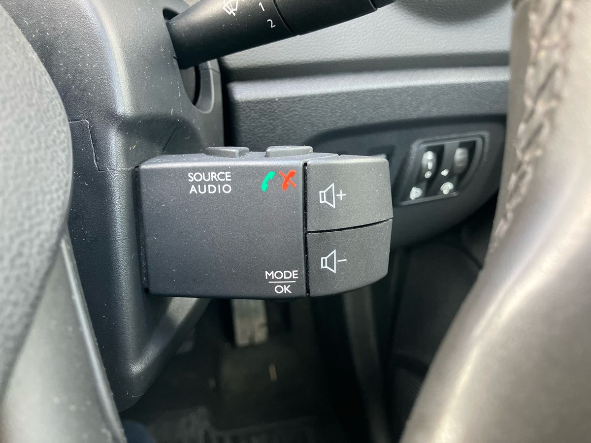 Used Renault Captur 2018 for sale - 77461808: Photo 32