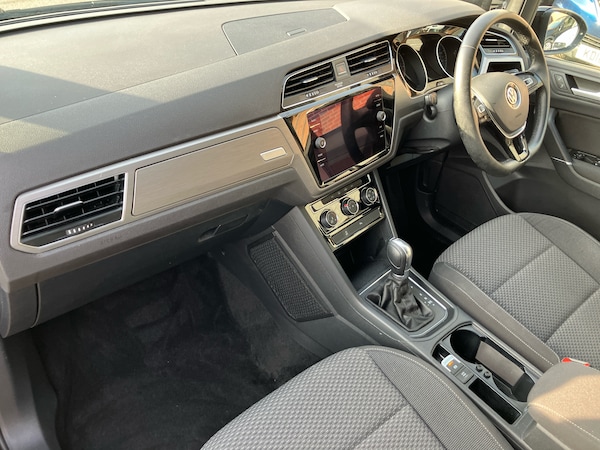 Used Volkswagen Touran 2019 for sale - 75469653: Photo 2