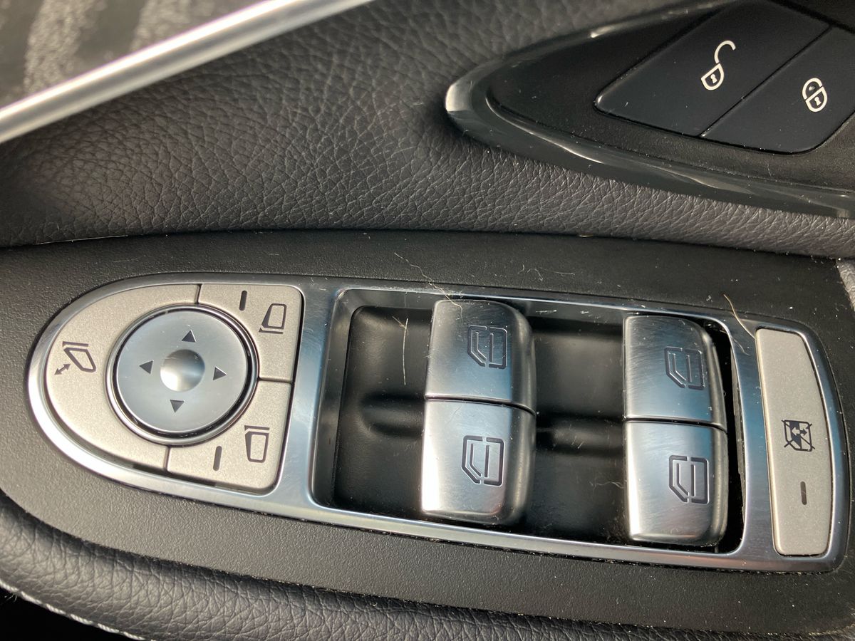 Used Mercedes-Benz GLC 2019 for sale - 77803739: Photo 34