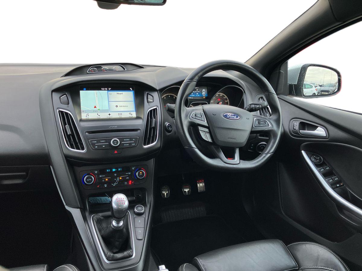 Used Ford Focus 2017 for sale - 76696488: Photo 17