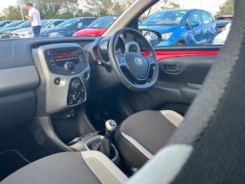 Used Toyota AYGO 2014 for sale - 76007983: Photo 2