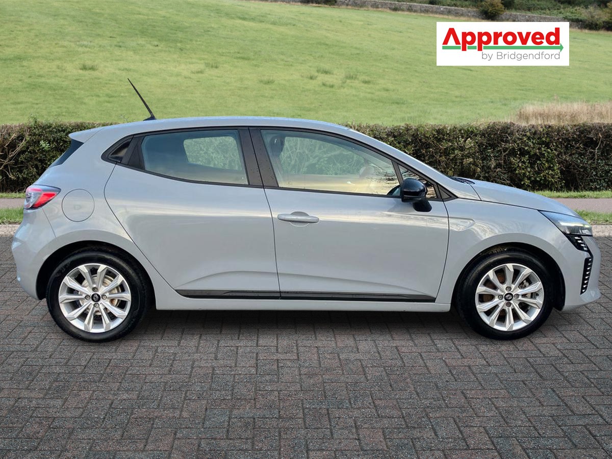 Used Renault Clio 2024 for sale - 77232264: Photo 2