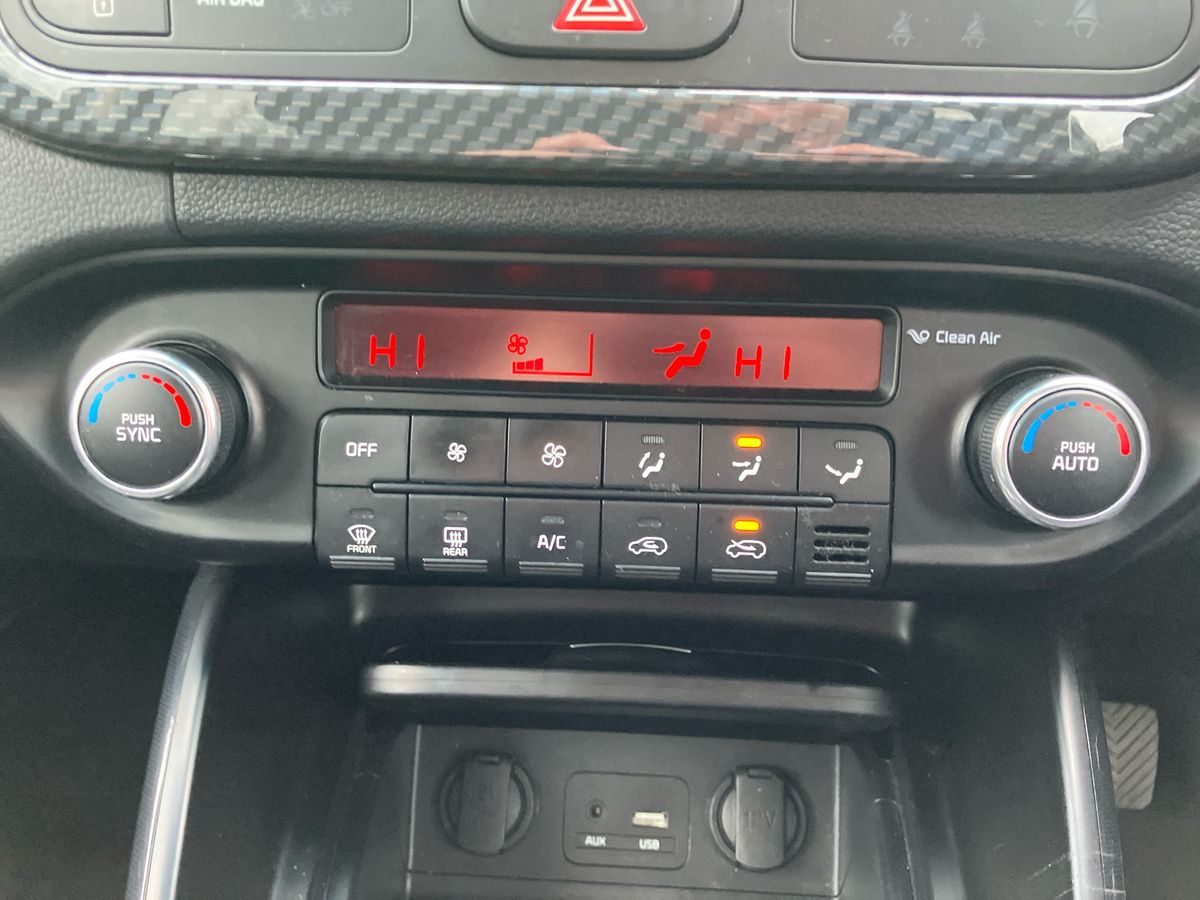 Used Kia Carens 2017 for sale - 77627584: Photo 33