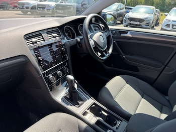Used Volkswagen Golf 2019 for sale - 75469620: Photo
