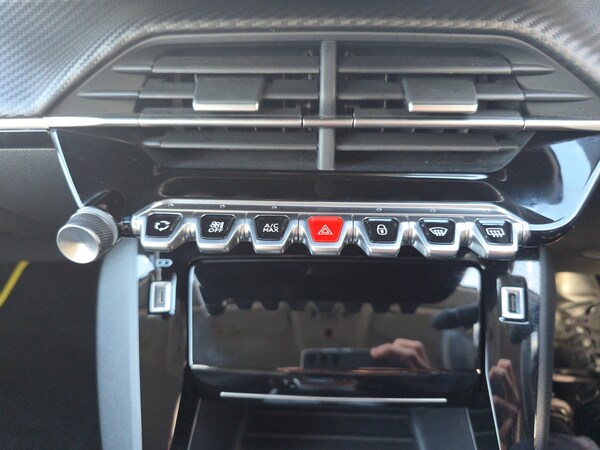Used Peugeot 208 2023 for sale - 75726074: Photo 16