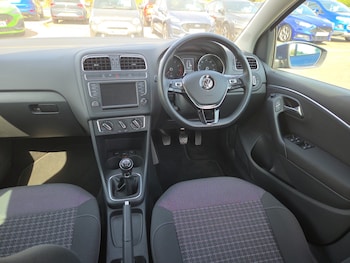 Used Volkswagen Polo 2017 for sale - 77449640: Photo