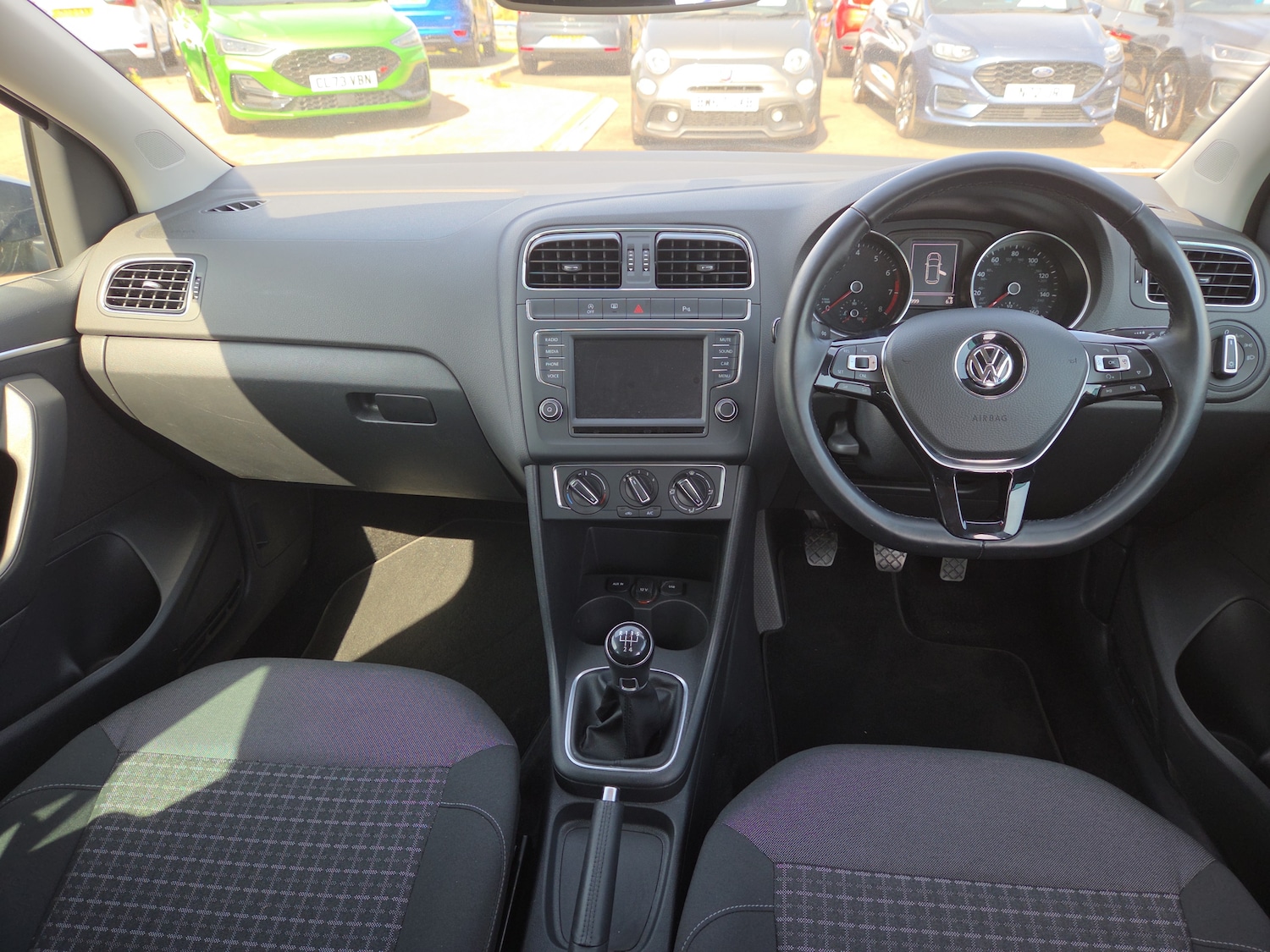 Used Volkswagen Polo 2017 for sale - 77449640: Photo 6