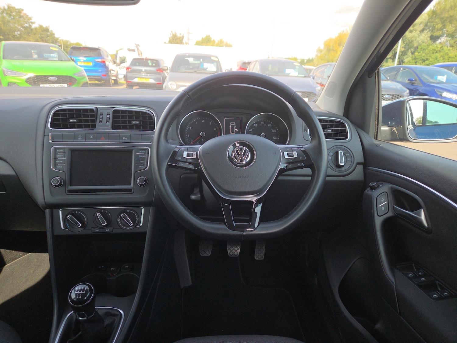 Used Volkswagen Polo 2017 for sale - 77449640: Photo 8