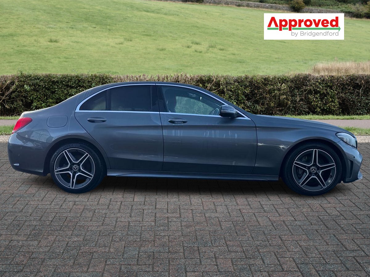 Used Mercedes-Benz C Class 2020 for sale - 76921885: Photo 2