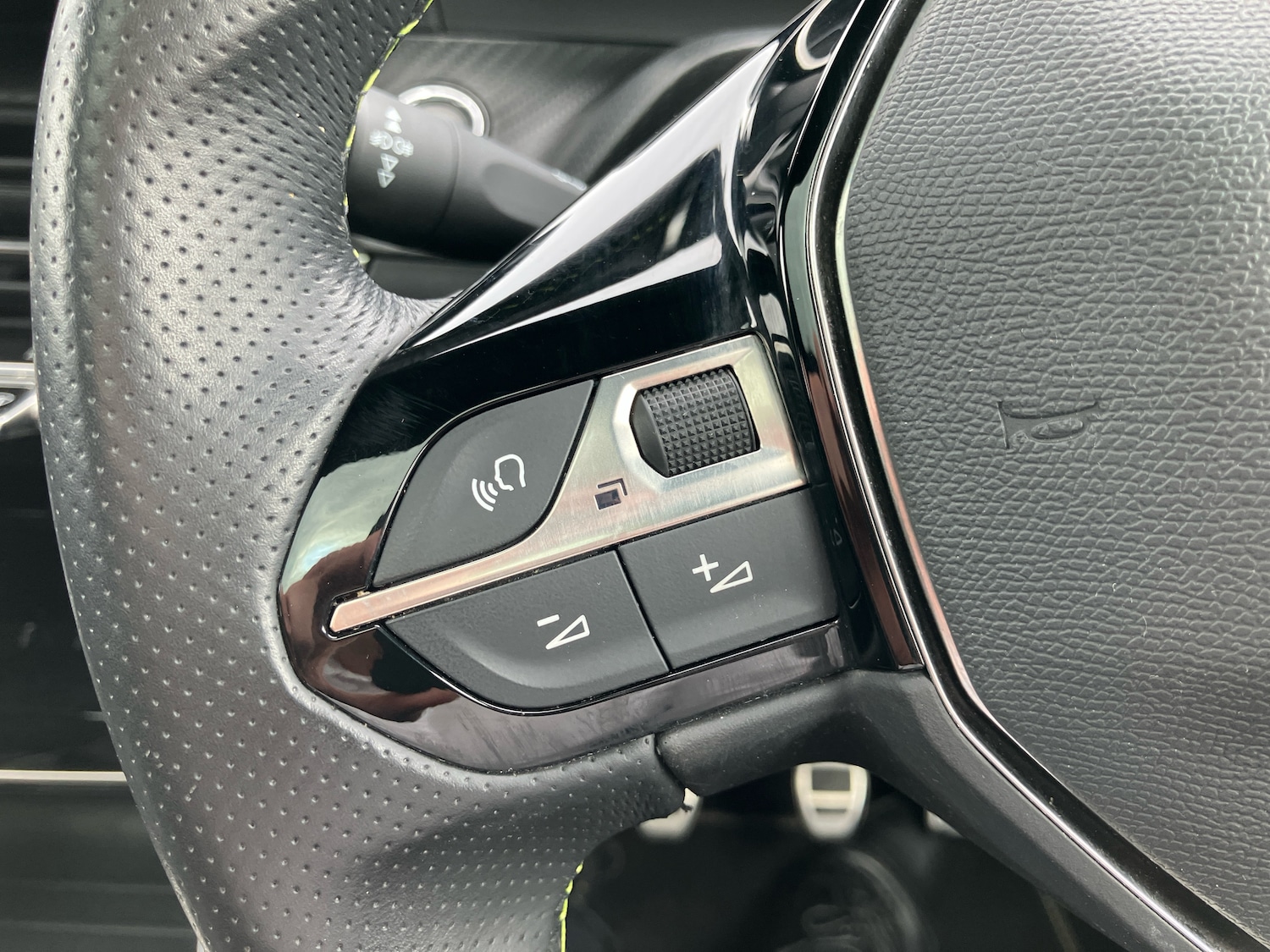 Used Peugeot 2008 2021 for sale - 75625229: Photo 15