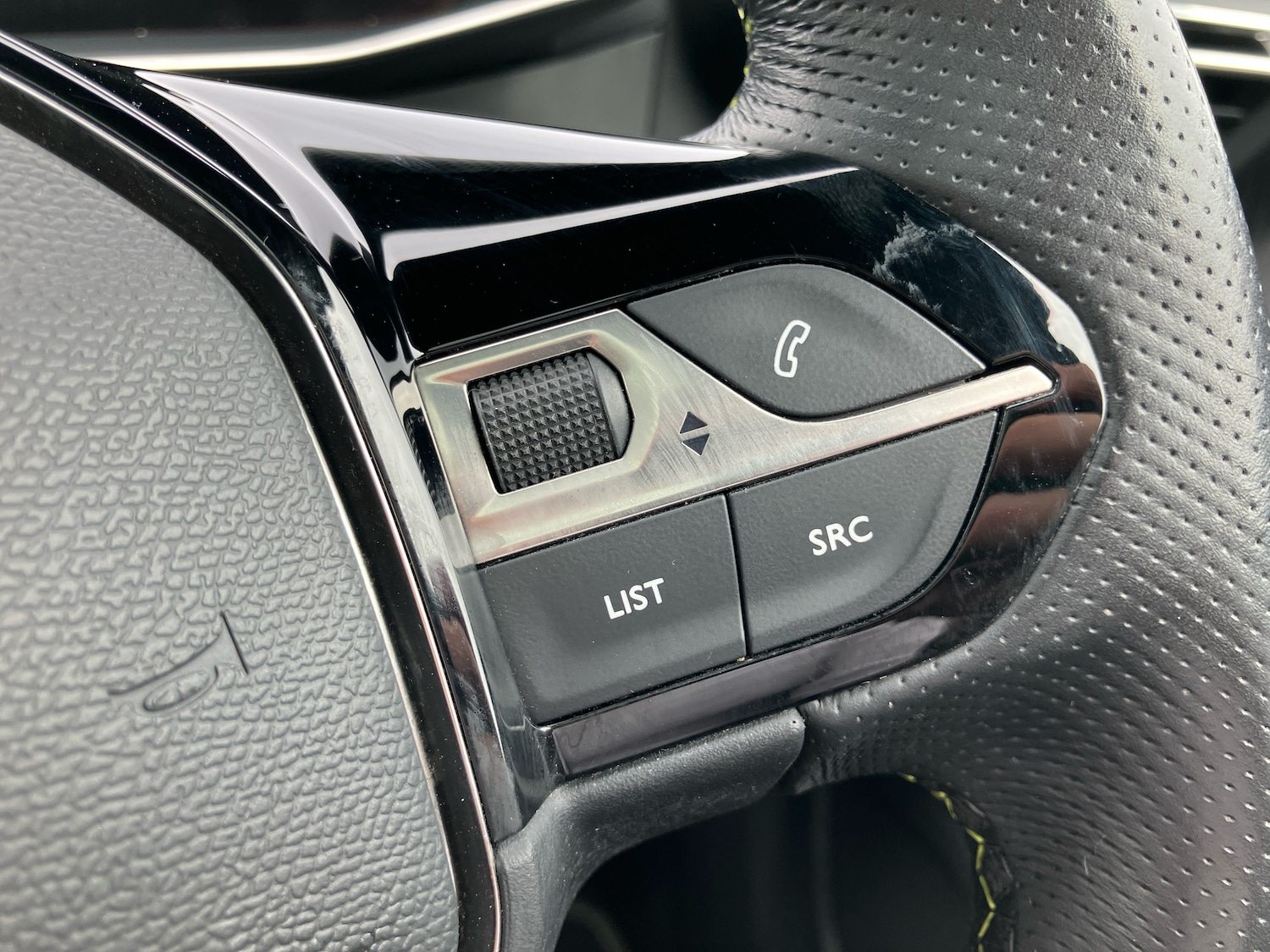 Used Peugeot 2008 2021 for sale - 75625229: Photo 16