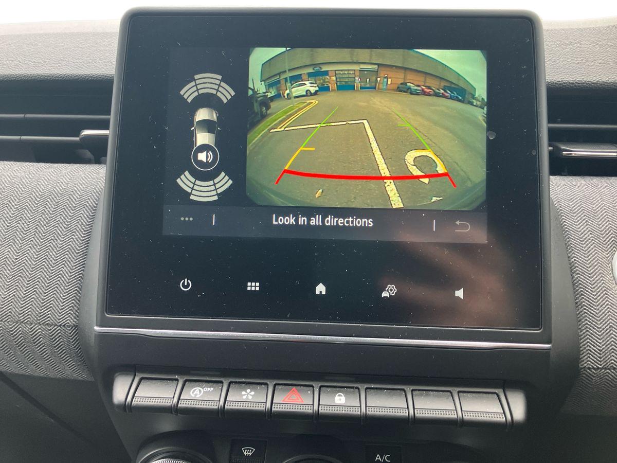 Used Renault Clio 2024 for sale - 76434656: Photo 26