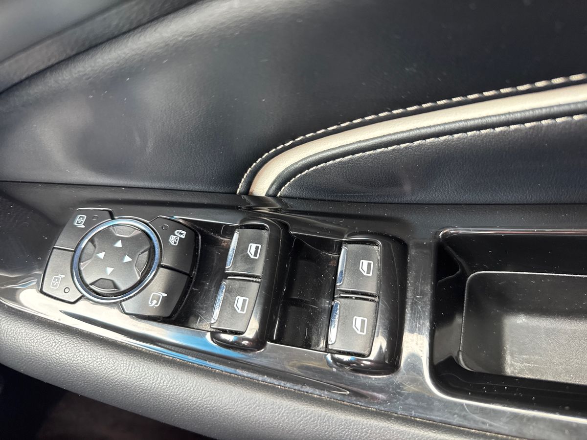 Used Ford Edge 2017 for sale - 78152521: Photo 32