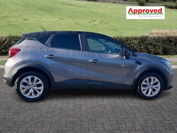 Used Renault Captur 2022 for sale - 77877582: Photo