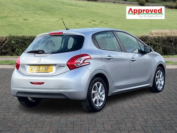 Used Peugeot 208 2013 for sale - 77539799: Photo