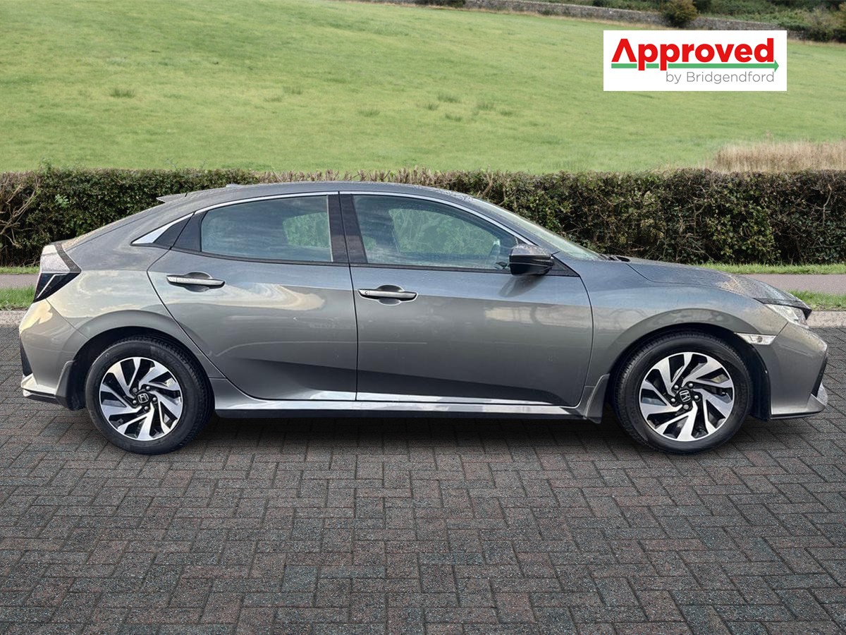 Used Honda Civic 2019 for sale - 76372975: Photo 2