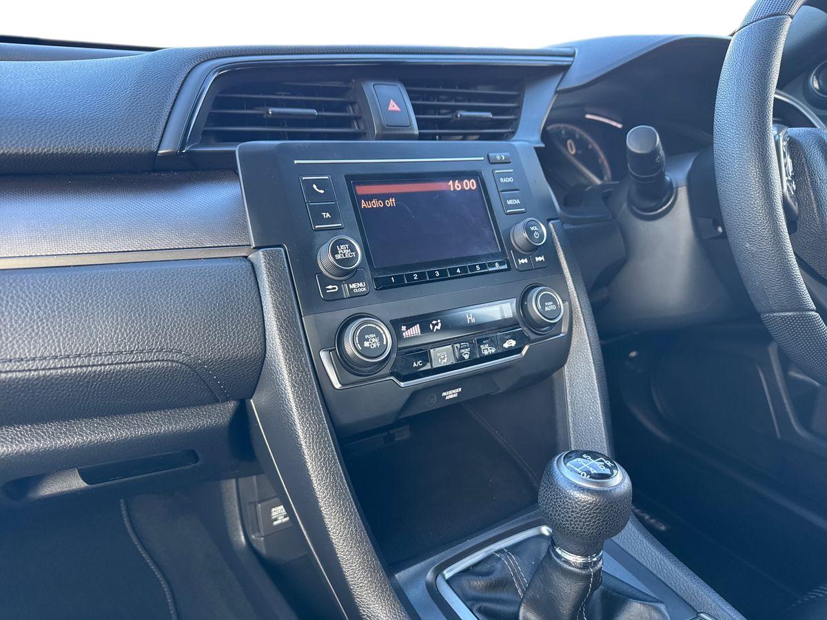 Used Honda Civic 2019 for sale - 76372975: Photo 26