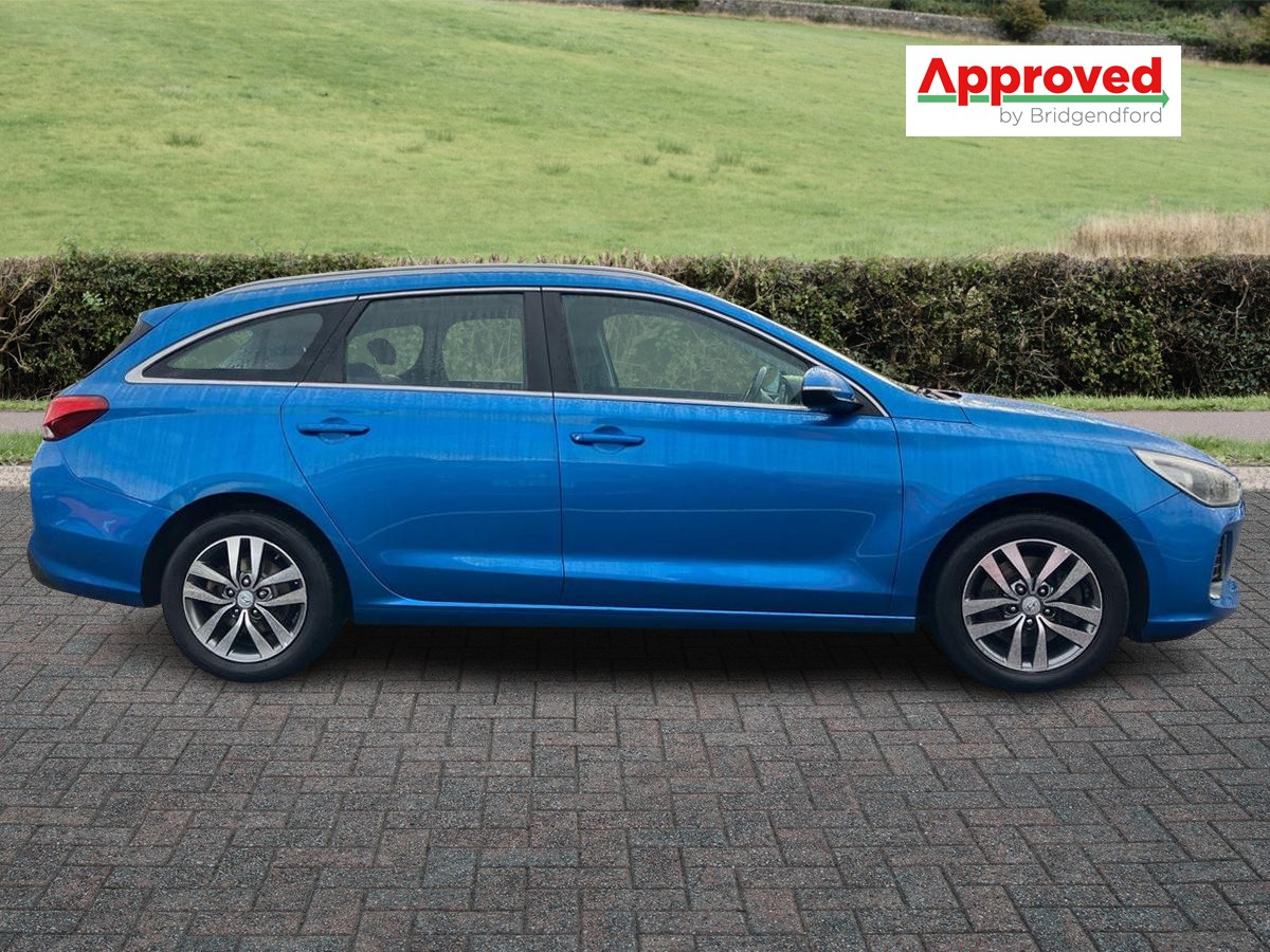 Used Hyundai i30 2018 for sale - 76966656: Photo 2