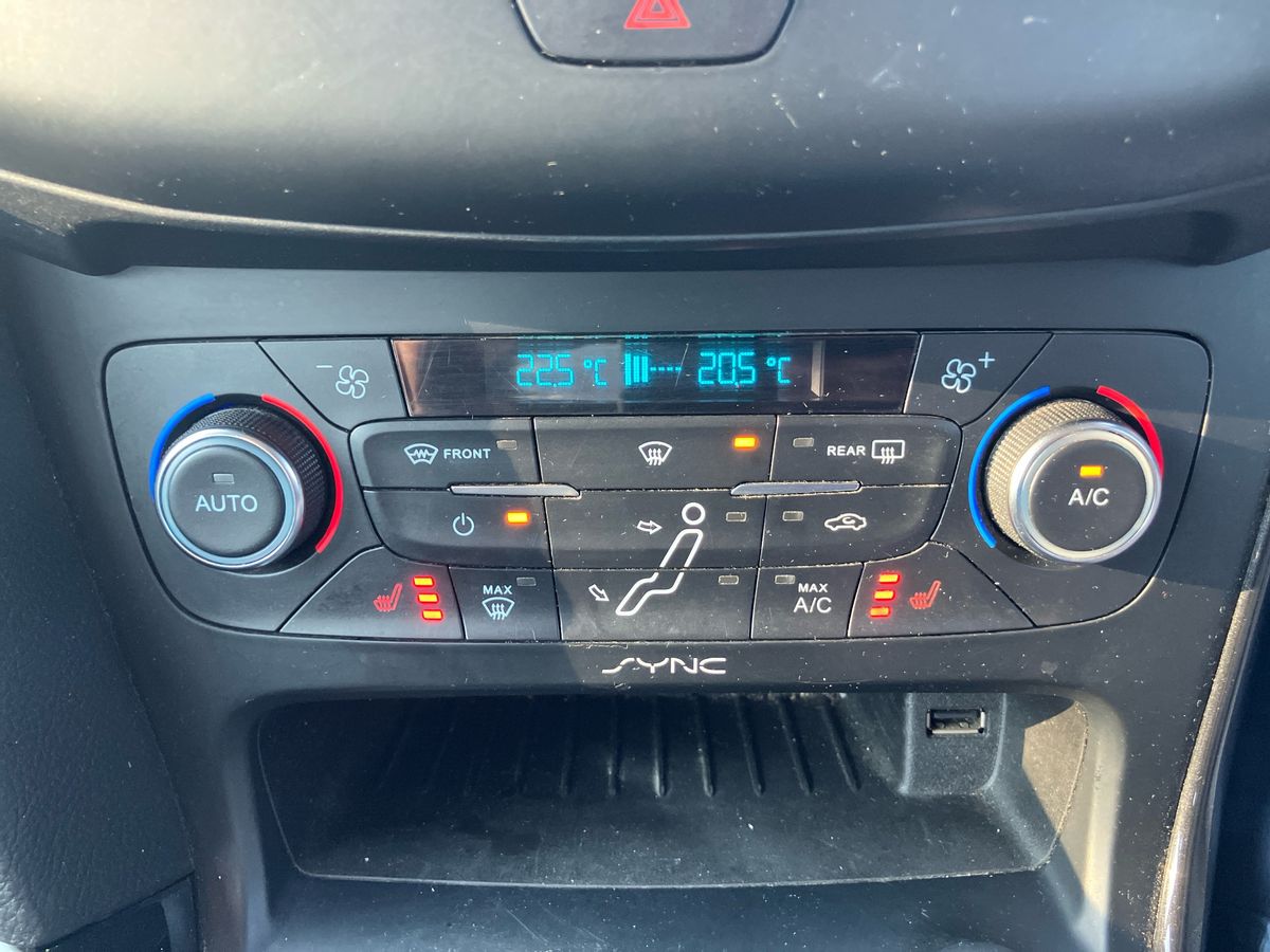 Used Ford Focus 2015 for sale - 77942087: Photo 29