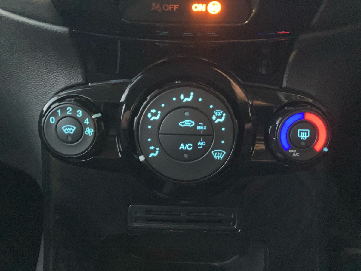 Used Ford Fiesta 2014 for sale - 76704374: Photo 29