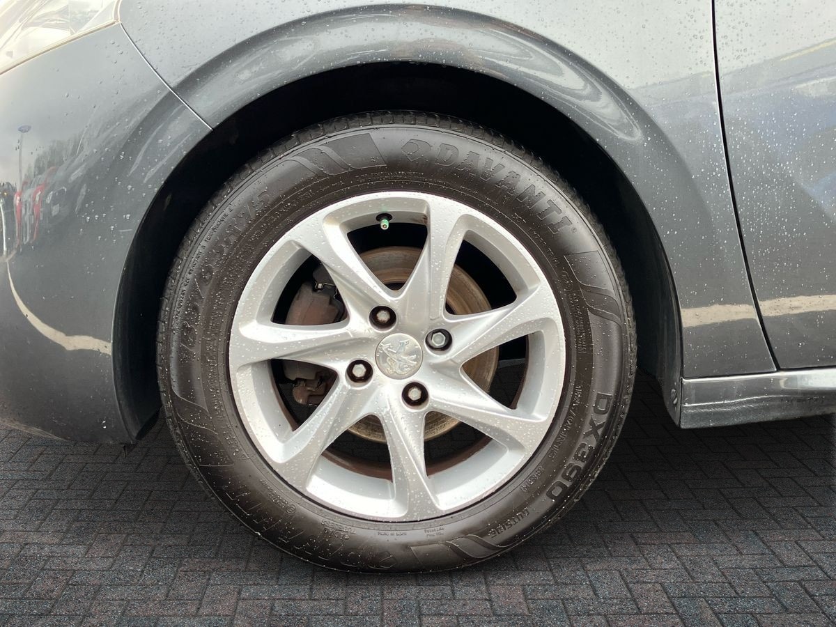 Used Peugeot 208 2014 for sale - 77897141: Photo 13