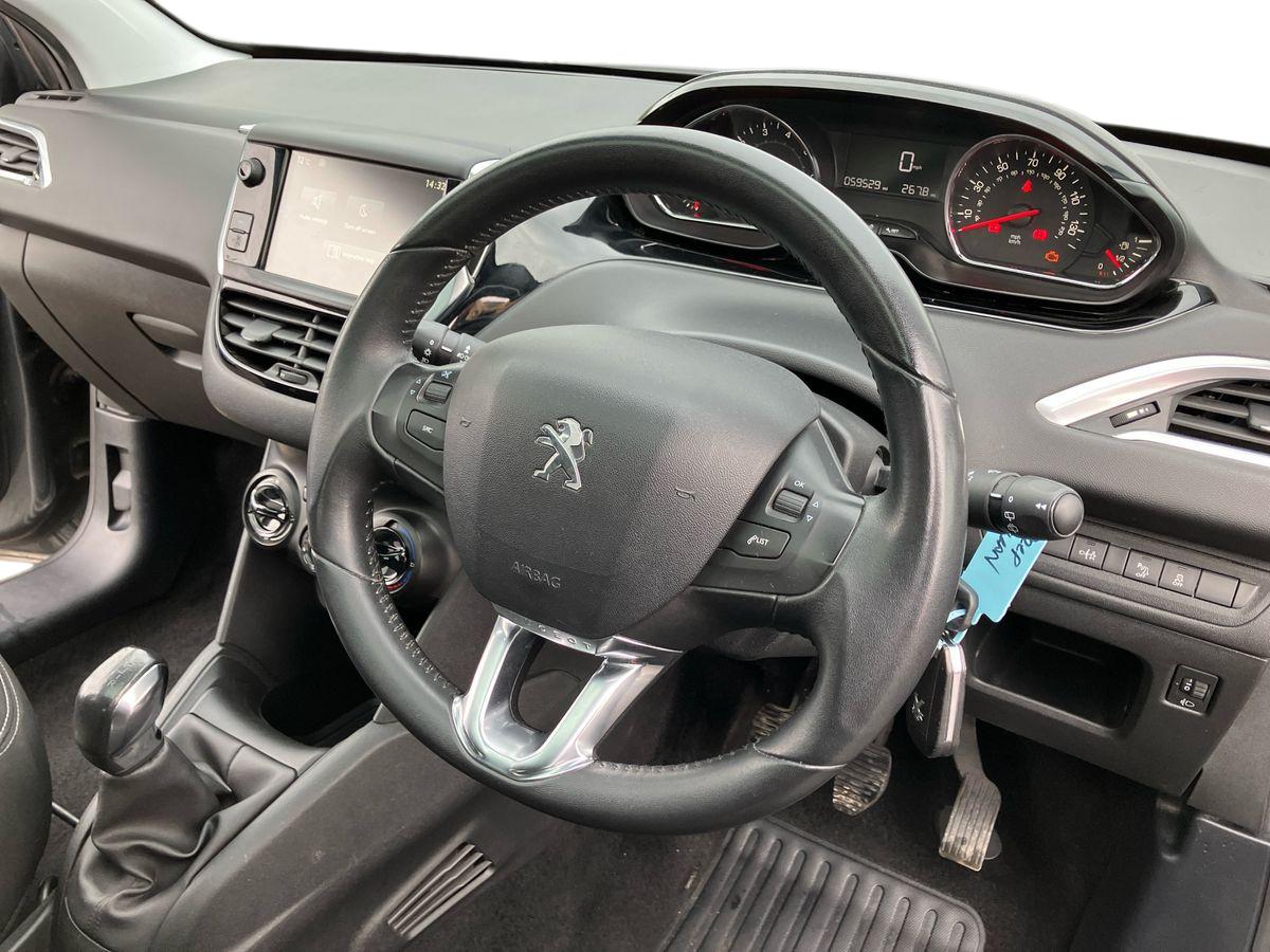 Used Peugeot 208 2014 for sale - 77897141: Photo 14