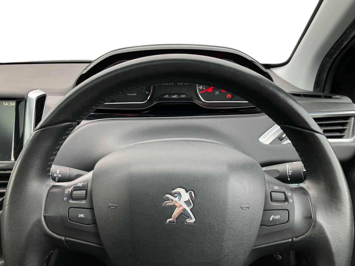 Used Peugeot 208 2014 for sale - 77897141: Photo 19